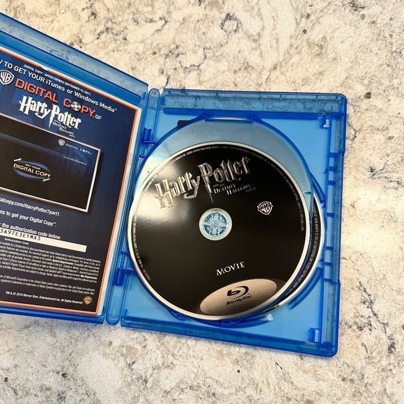 Harry Potter and the Deathly hallows Part 1 Blue Ray DVD - Picture 3 of 5